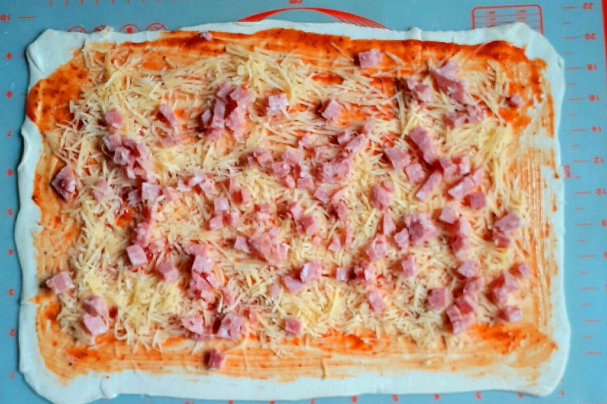 Мини-пицца на хлебе рецепт – Авторская кухня: Закуски. «Еда»