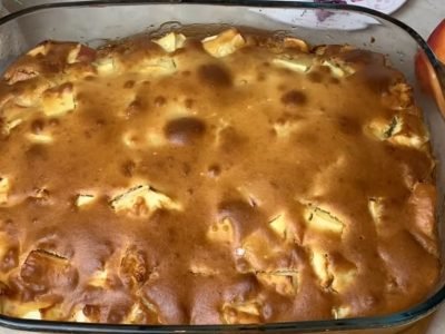 Молочный пирог с яблоками: быстрый рецепт