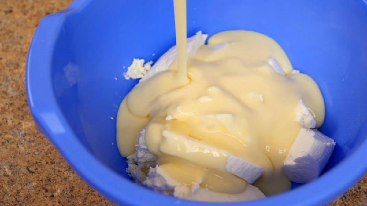 Повітряний мармуровий десерт з сиру