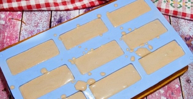 пирожные в формах