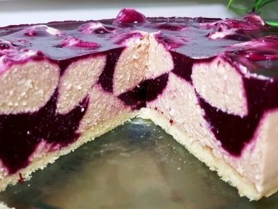 Муссовый торт с желе и бисквитом