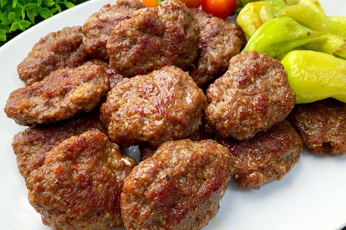 Как приготовить мягкие и сочные котлеты из говядины - Со Вкусом