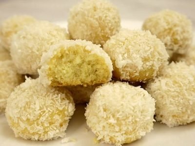 Мягкое печенье с вареньем в кокосовой стружке