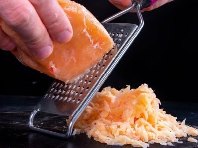 Мясная лепешка из замороженной куриной грудки