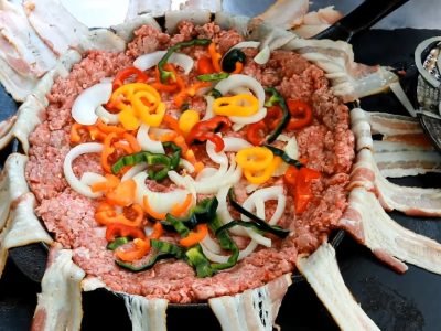Мясная запеканка из фарша: ужин в беконе