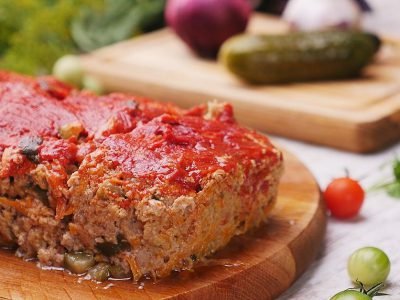 Мясной хлеб с огурцами