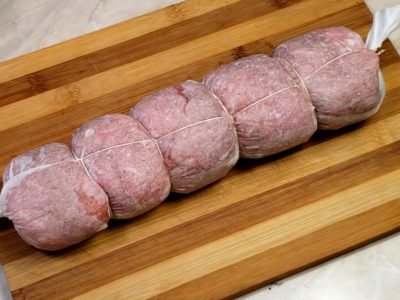 Мясной рулет из свинины в пергаменте