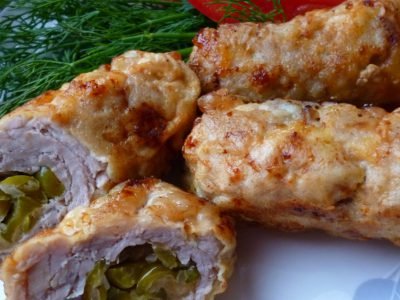 Мясные рулетики с огурцами