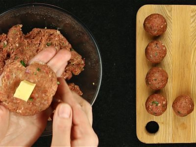 Мясные шарики с сыром