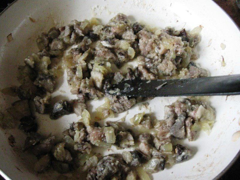 жарить грибы с луком