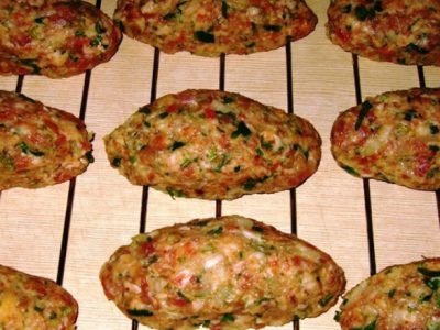 Мясные зразы с травами и сыром