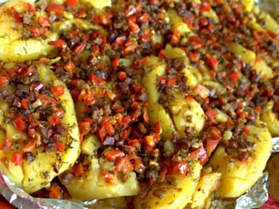 Мятая картошка в духовке