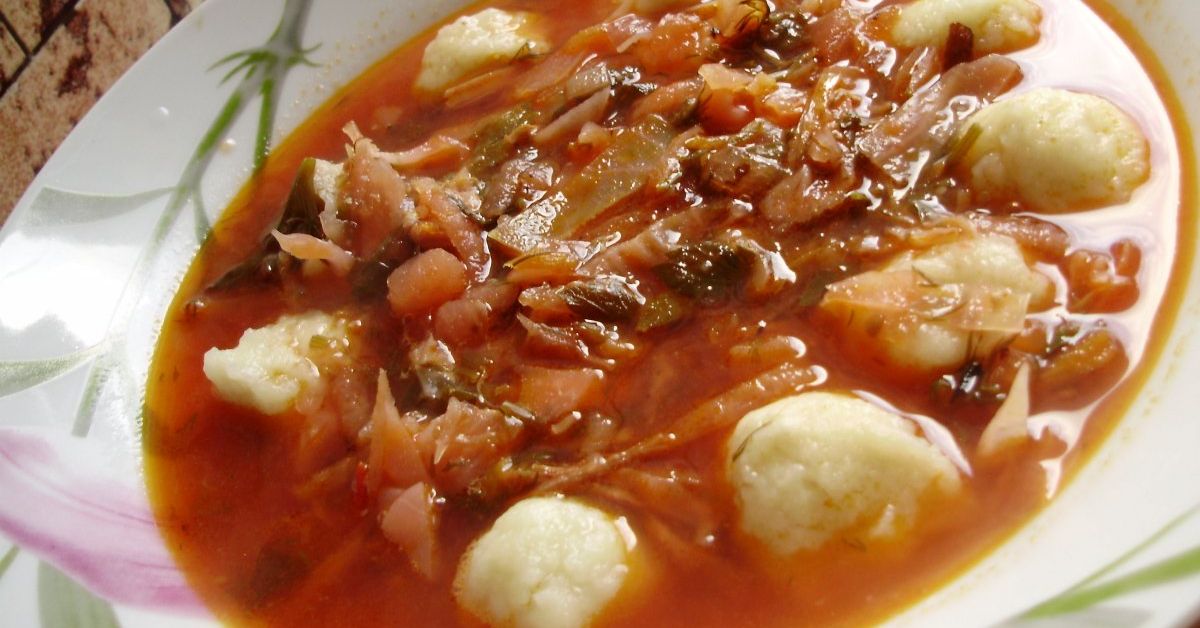 борщ с галушками