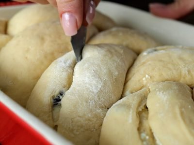 Старинный немецкий пирог с творогом и изюмом