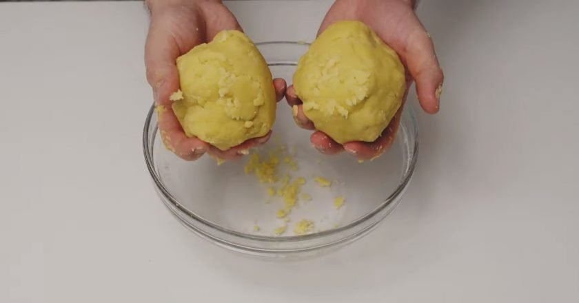 Немецкий пирог с яблоками и грецкими орехами - Со Вкусом