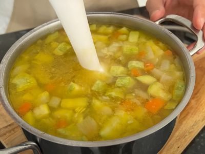 Низкокалорийный суп из кабачков