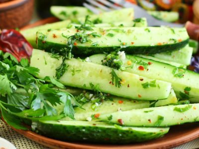 Малосольные огурцы по-грузински со специями