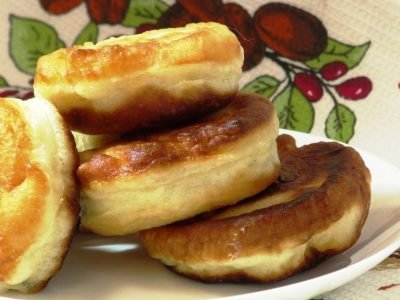 Оладьи без яиц, пышные, словно пончики