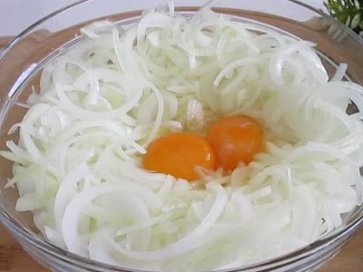 Оладьи из лука с картофелем