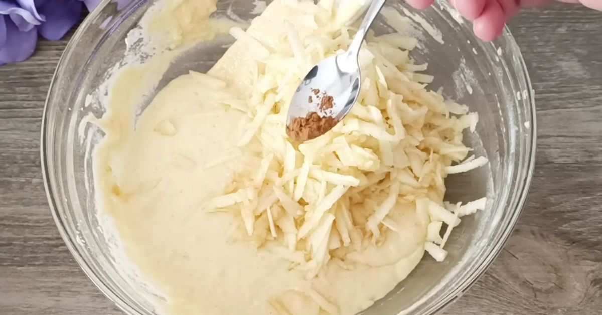 яблочные оладьи