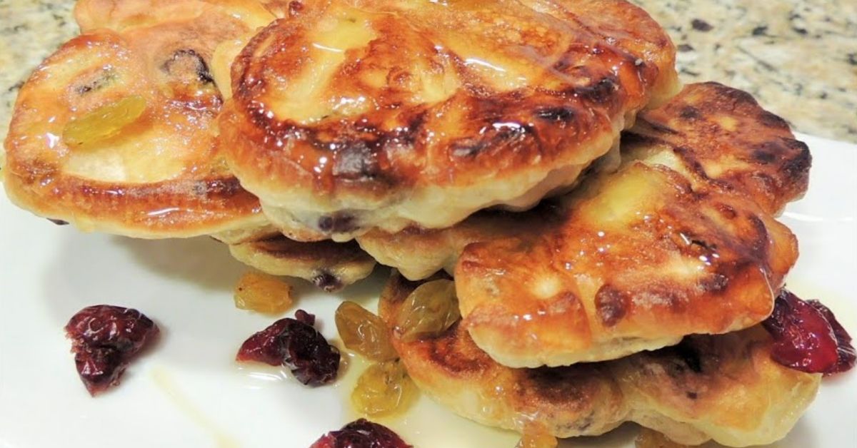 Оладьи на кефире с яблоками и корицей