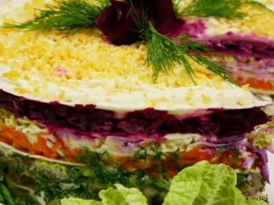 Оригинальная селедка под шубой в виде торта