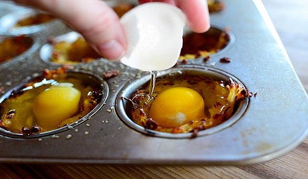  яичница в картофельных гнездах