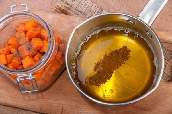 острая морковь в масле