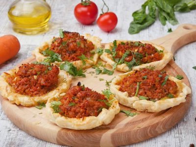 Открытые пирожки с мясом