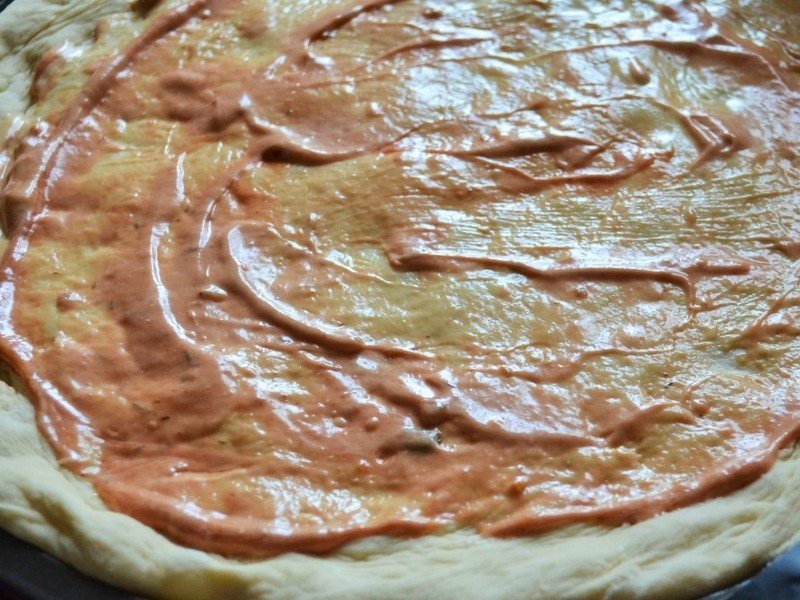 открытый дрожжевой пирог