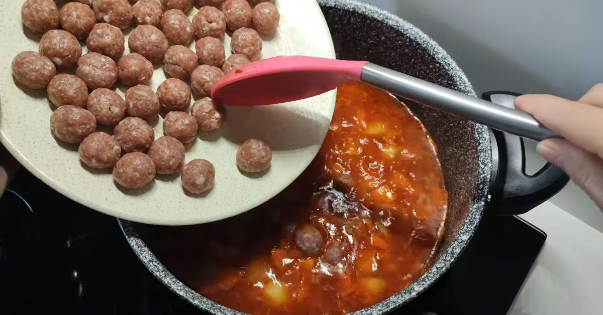 рагу с фрикадельками