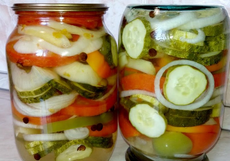 овощное ассорти в банке