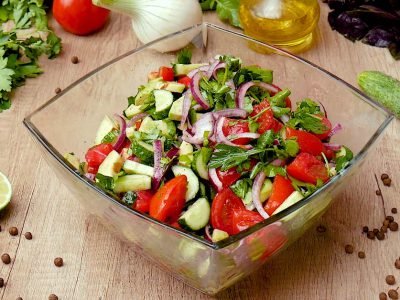 Овощной салат с авокадо