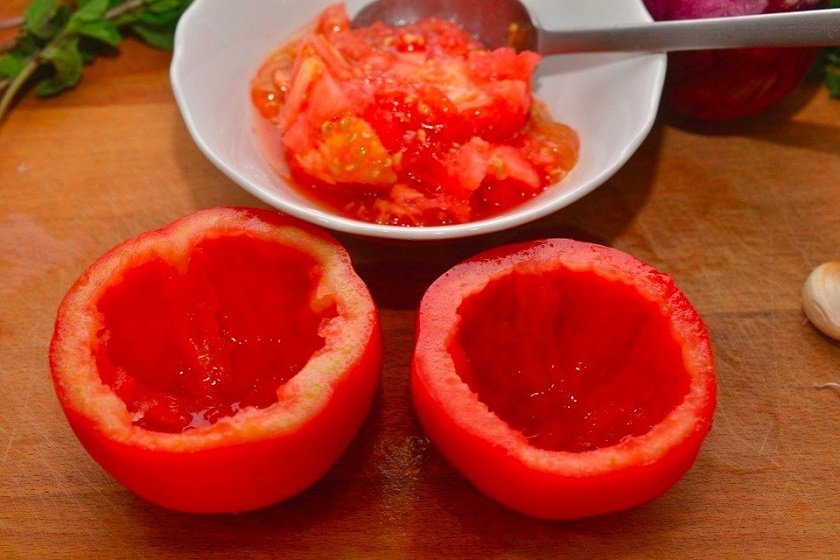 Фаршированный перец и помидоры