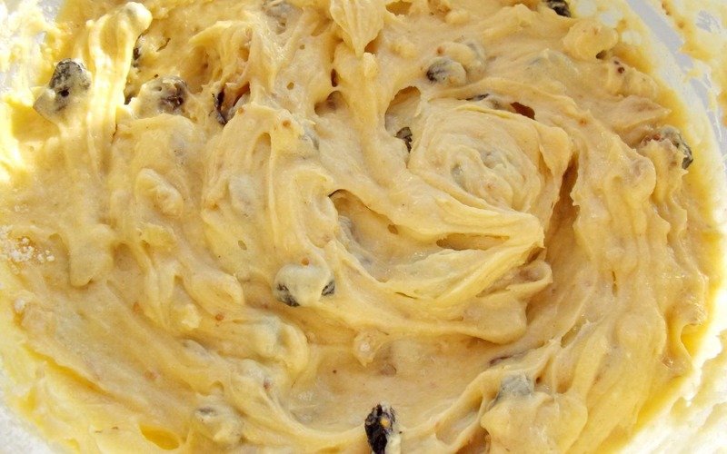 торт с изюмом