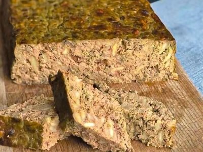 Печеночный паштет с крекером