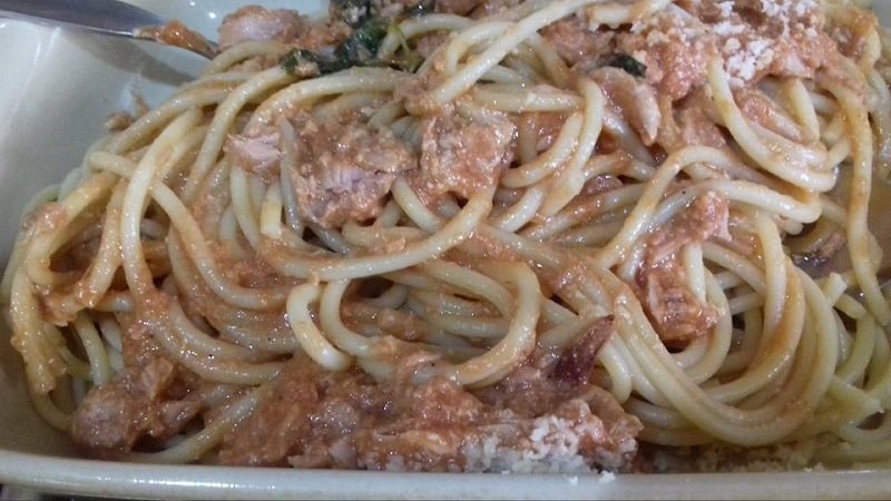 Итальянская паста с тунцом