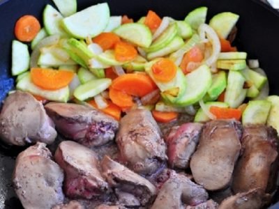Печень с кабачками