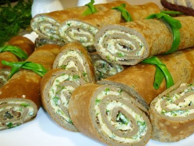 Пикантные печеночные блинчики с начинкой