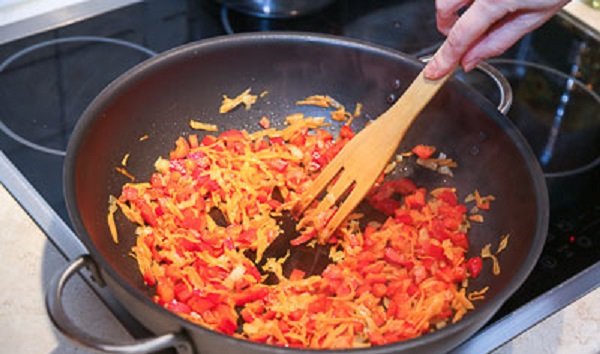 жарить овощи