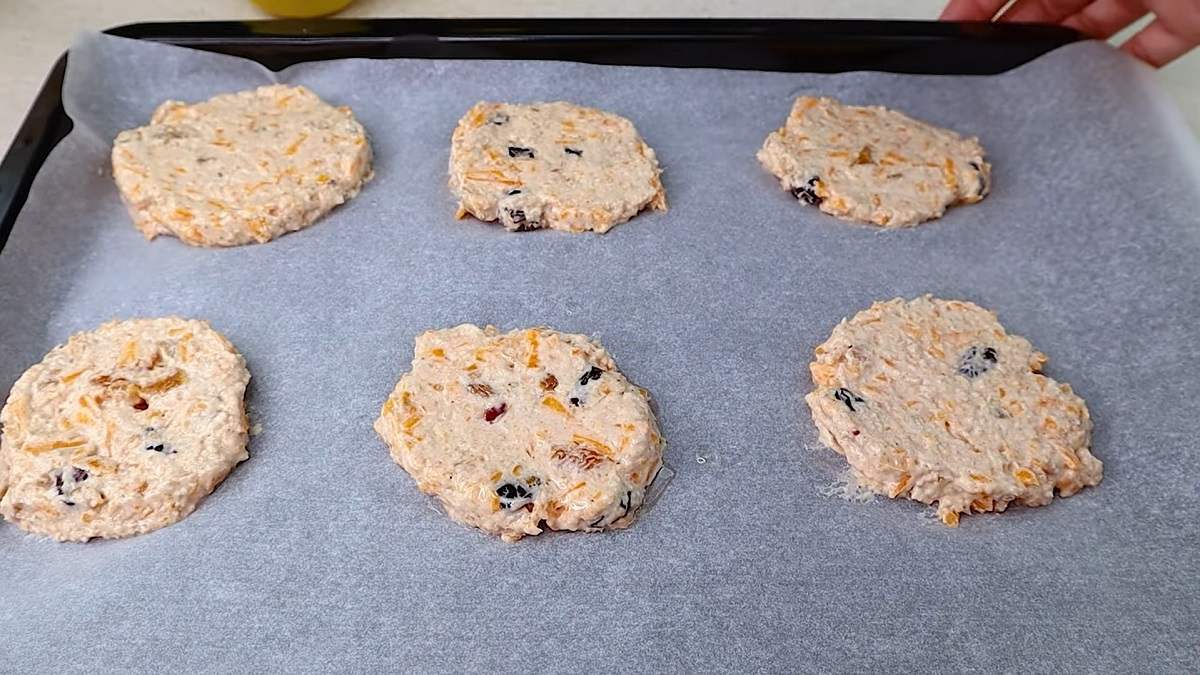 печенье на противне