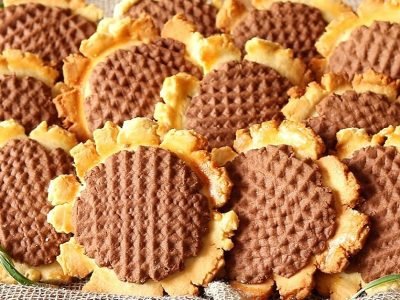 Симпатичное песочное печенье «Подсолнухи» на 1 яйце к чаю