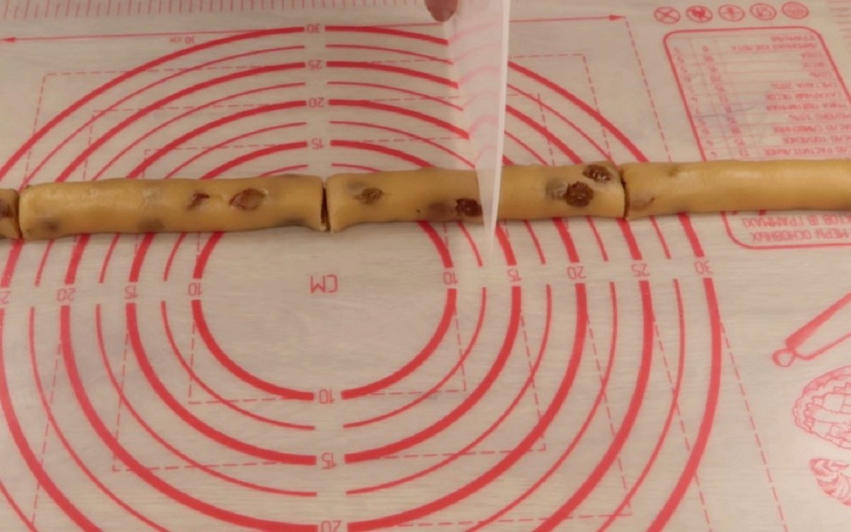 нарезание теста