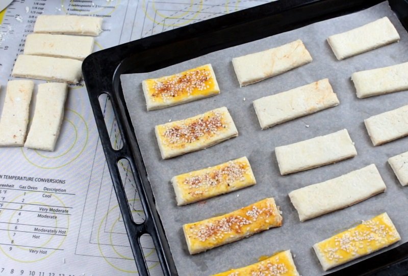 соленое печенье с травами