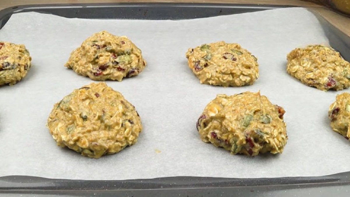 печенье на противне