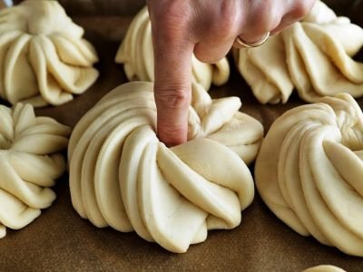 Дрожжевое печенье с вареньем в духовке