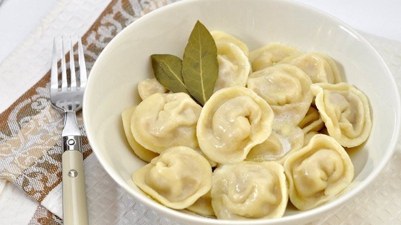 подача готовых пельменей