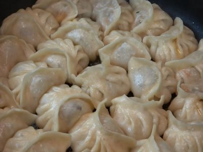 Пельмени по-корейски на сковороде