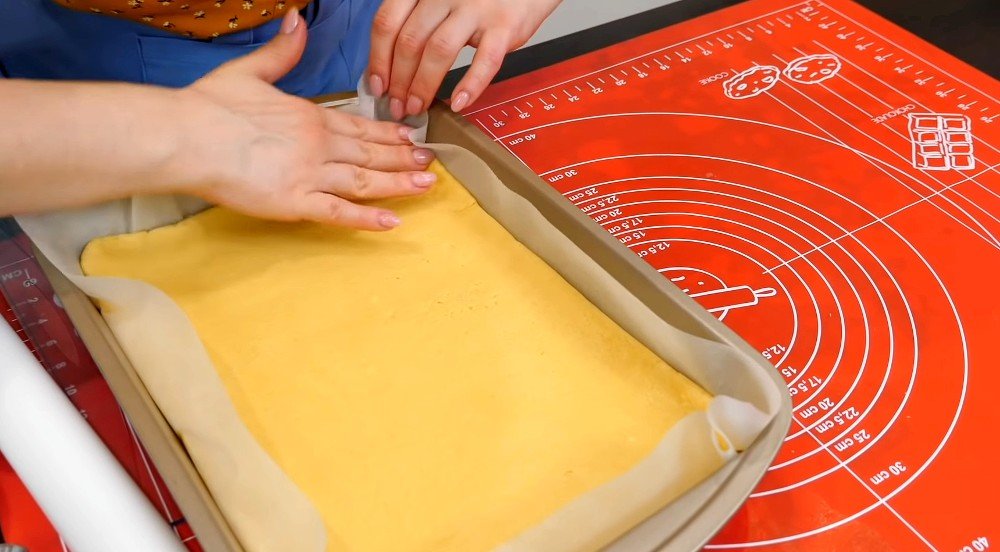 песочное пирожное с джемом