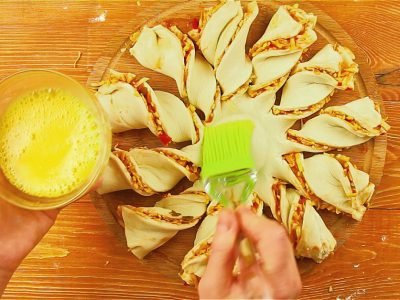 Пицца из слоеного теста